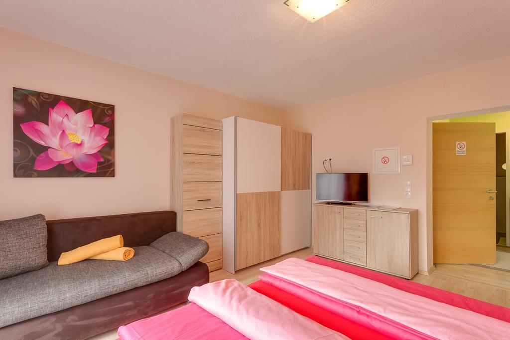 Biancas Ferienwohnung Im Haus Roswitha Tumpen Экстерьер фото